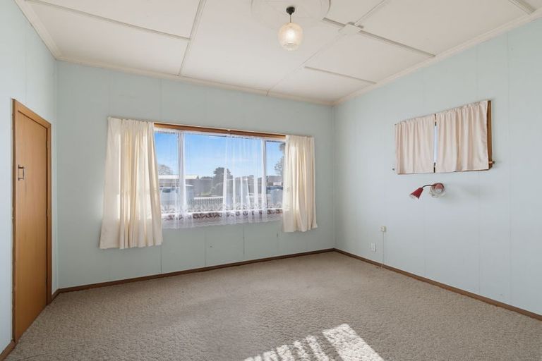 Photo of property in 72 Ferry Road, Clive, 4102
