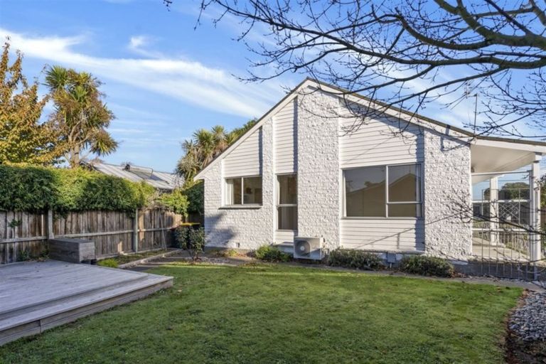 Photo of property in 2/42 Saint Martins Road, Saint Martins, Christchurch, 8022