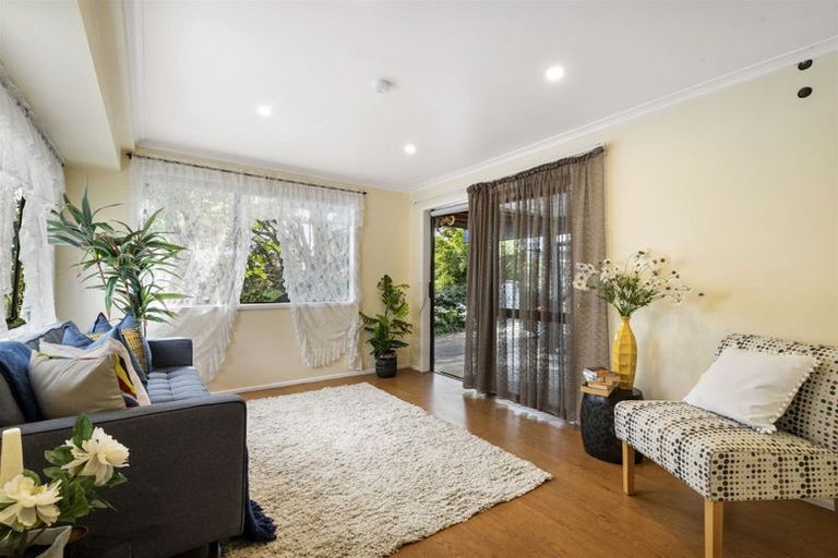 Photo of property in 2/1 Mulberry Place, Glenfield, Auckland, 0629