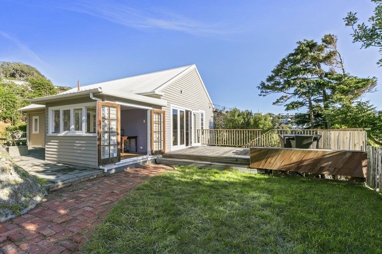 Photo of property in 10a Highland Crescent, Wadestown, Wellington, 6012