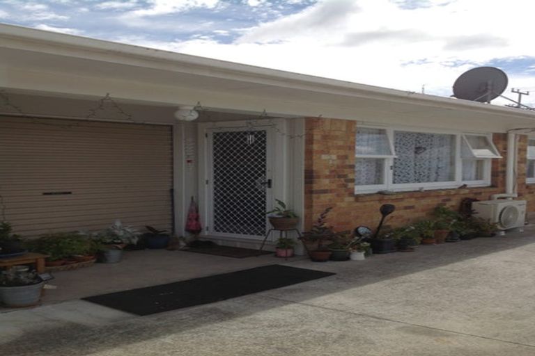 Photo of property in 2/4 Wolfe Street, Regent, Whangarei, 0112