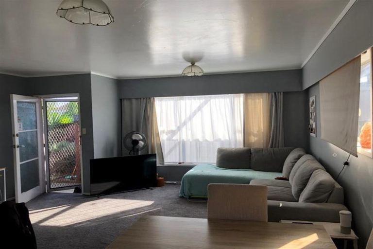 Photo of property in 1 Ihaka Place, Papatoetoe, Auckland, 2104