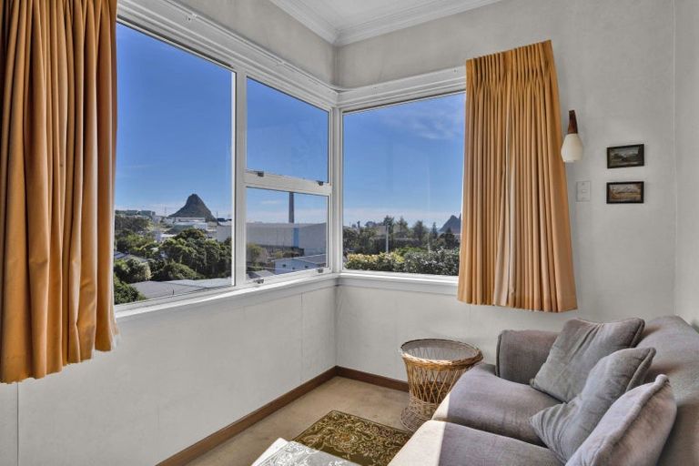 Photo of property in 22 Bayly Road, Moturoa, New Plymouth, 4310