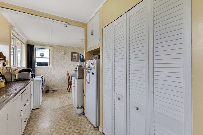 Photo of property in 15b Miro Street, Merrilands, New Plymouth, 4312