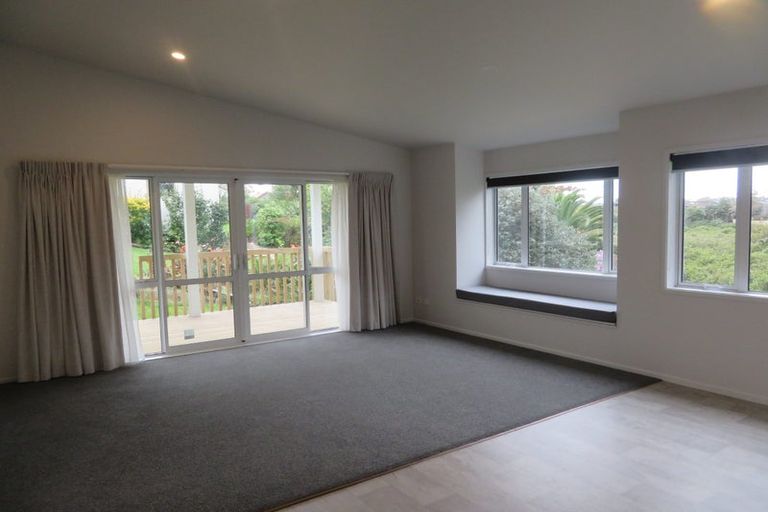 Photo of property in 17 Tamaki Bay Drive, Pakuranga, Auckland, 2010