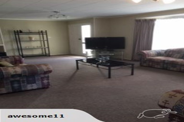 Photo of property in 11 Skelton Crescent, Paparoa, 0571