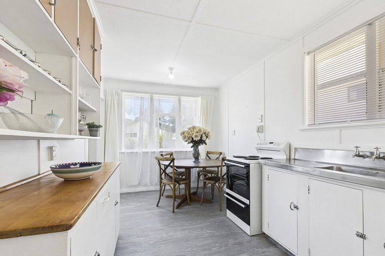 Photo of property in 23 Chew Place, Ranui, Porirua, 5024