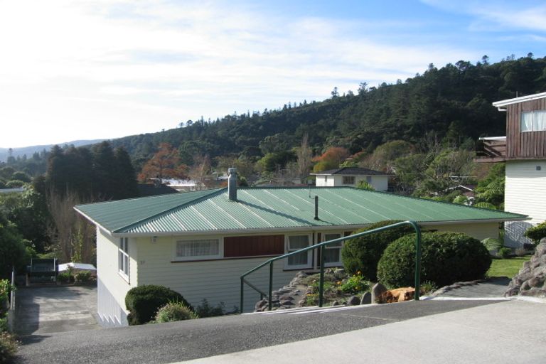 Photo of property in 37 Dalton Grove, Stokes Valley, Lower Hutt, 5019