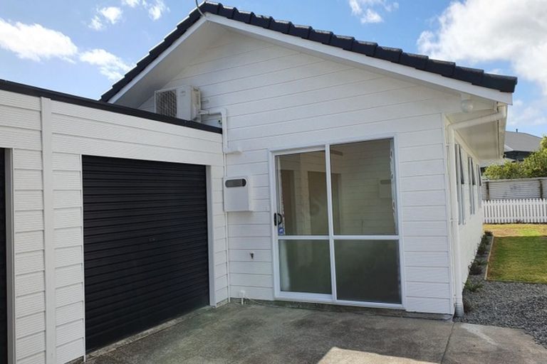 Photo of property in 2/353 Saint Aubyn, Moturoa, New Plymouth, 4310