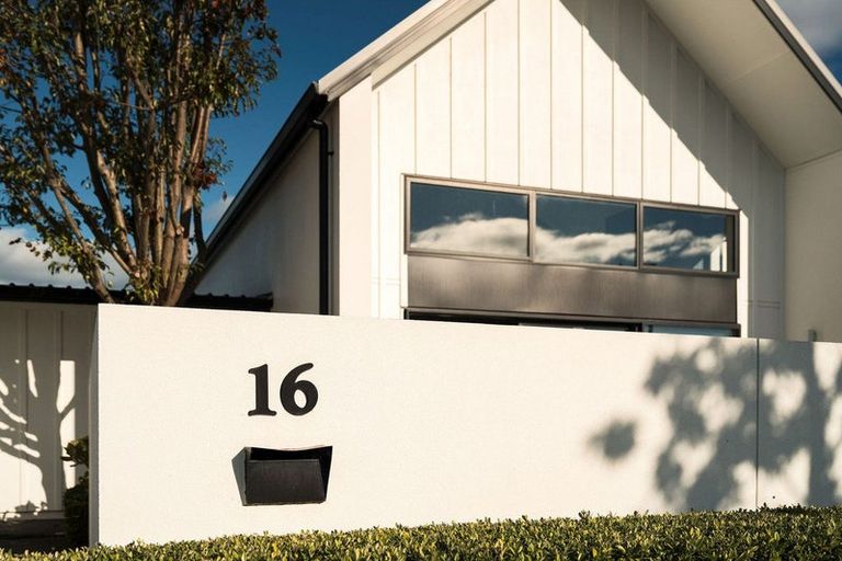 Photo of property in 16 Saint Thomas Avenue, Pyes Pa, Tauranga, 3112