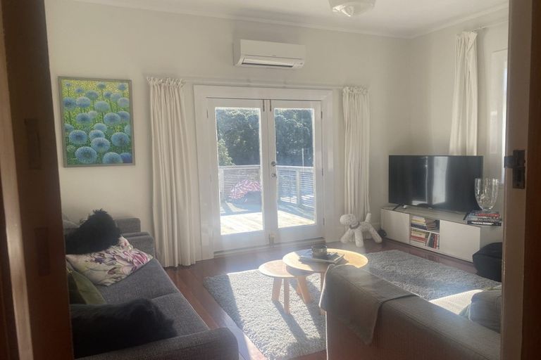 Photo of property in 19 Highland Crescent, Wadestown, Wellington, 6012