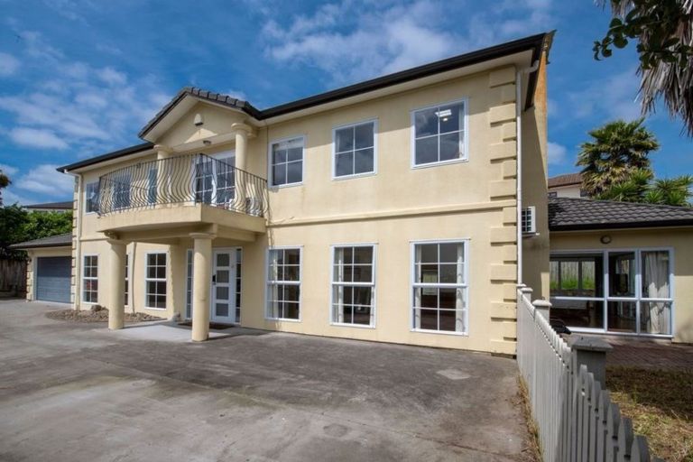 Photo of property in 60 Scarlet Oak Drive, Schnapper Rock, Auckland, 0632