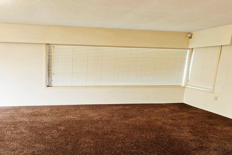 Photo of property in 495 Great South Road, Opaheke, Papakura, 2113