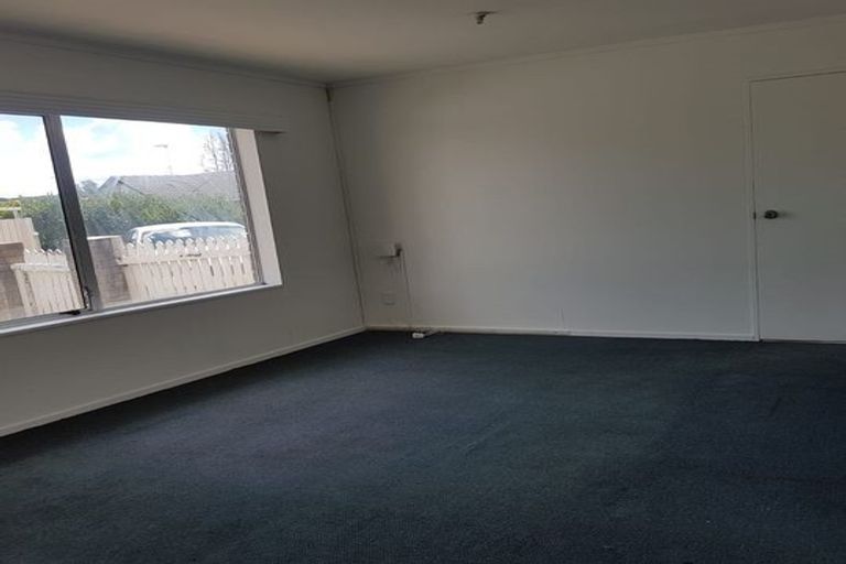 Photo of property in 1/26 Horlicks Place, Randwick Park, Auckland, 2105