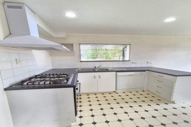 Photo of property in 6a Blacklock Avenue, Henderson, Auckland, 0612