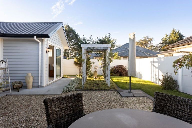 Photo of property in 22 Ruge Court, Cambridge, 3434