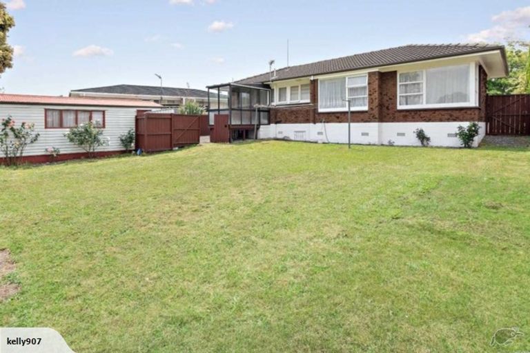 Photo of property in 49 Tupaki Place, Pakuranga Heights, Auckland, 2010