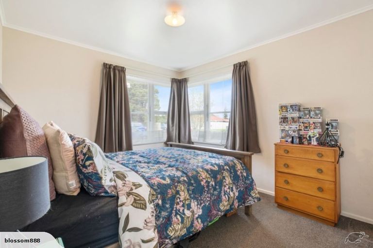 Photo of property in 1/4 Royal Arch Place, Rosehill, Papakura, 2113
