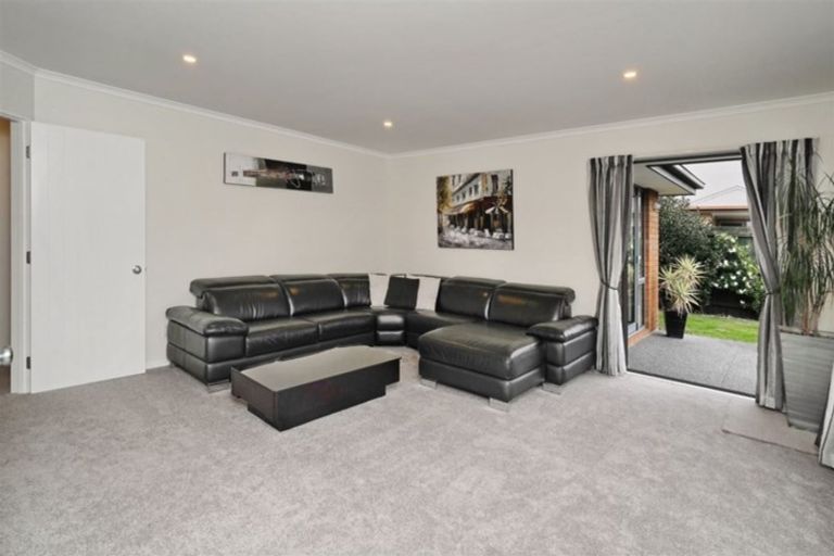 Photo of property in 16a Highwood Lane, Burnside, Christchurch, 8053
