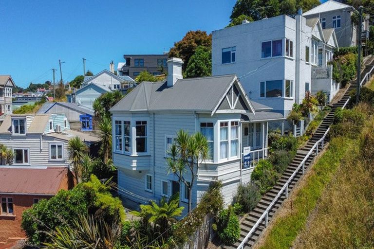 Photo of property in 5 Elm Row, Dunedin Central, Dunedin, 9016