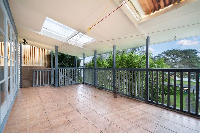 Photo of property in 10 Ribblesdale Road, Henderson, Auckland, 0612