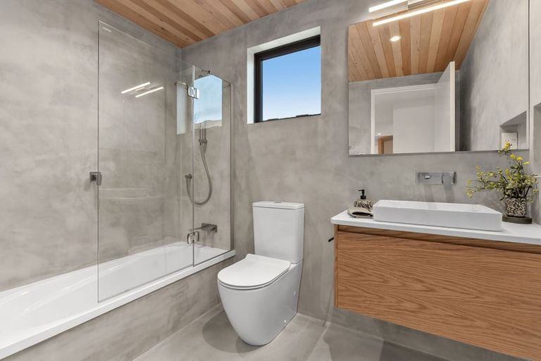 Photo of property in 33 Tomtit Crescent, Lake Hawea, 9382
