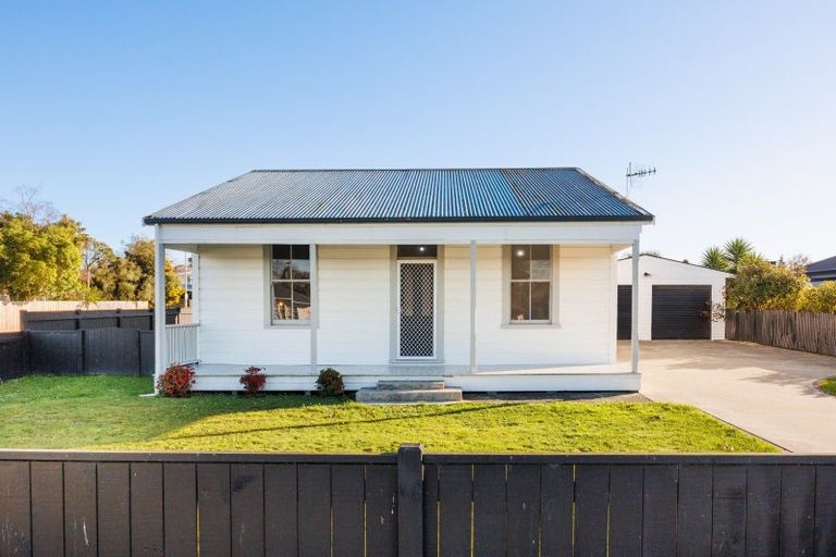 Photo of property in 16 Queen Street, Feilding, 4702