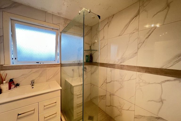 Photo of property in 31 Riverpark Crescent, Henderson, Auckland, 0610