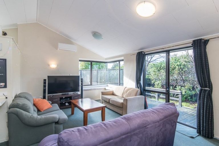 Photo of property in 6 Campbell Avenue, Paraparaumu, 5032