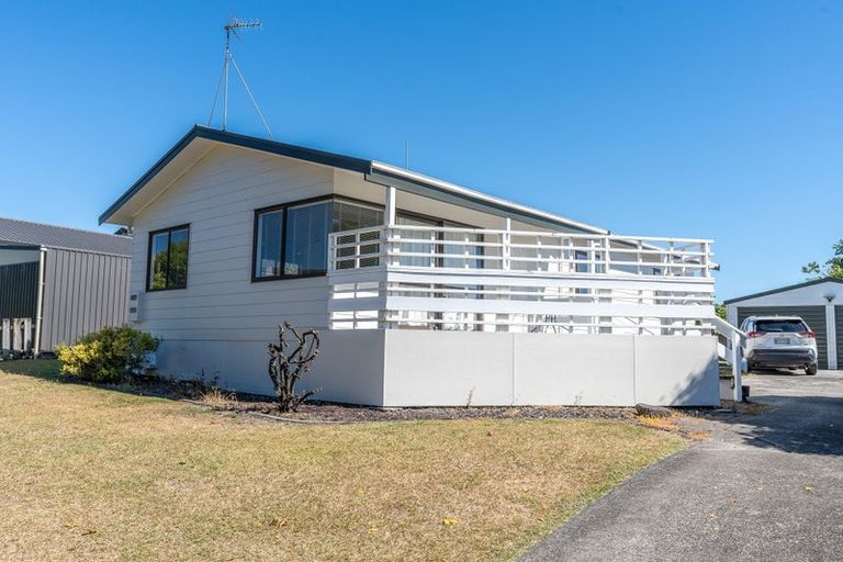 Photo of property in 11 Tupelo Street, Pukete, Hamilton, 3200