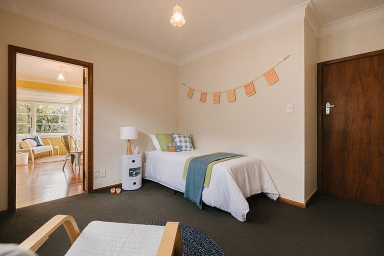 Photo of property in 21 Winston Avenue, Hokowhitu, Palmerston North, 4410