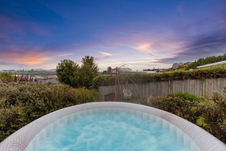 Photo of property in 51 Caldera Crescent, Pyes Pa, Tauranga, 3112