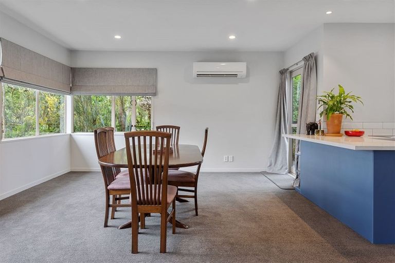 Photo of property in 134 High Street, Oxford, 7430