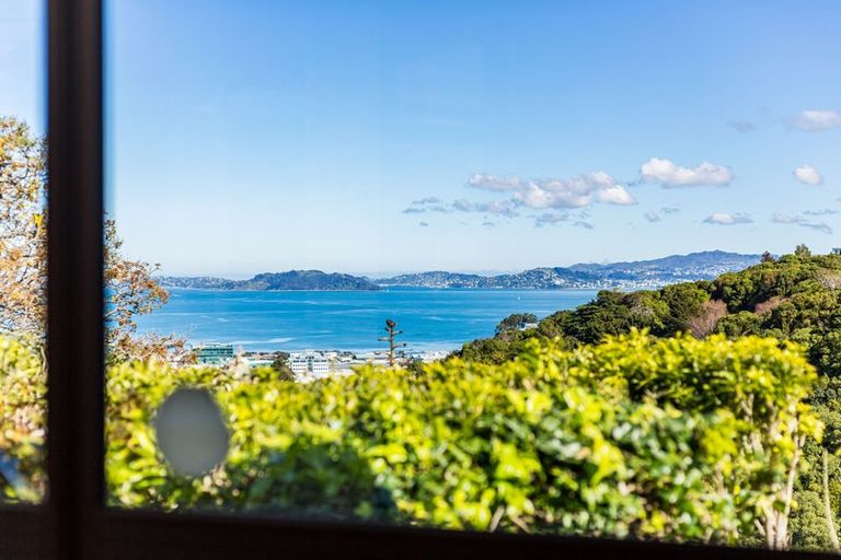 Photo of property in 22 Bushey Way, Maungaraki, Lower Hutt, 5010