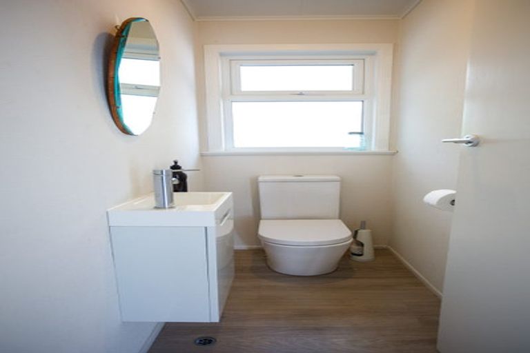 Photo of property in 8a Sheridan Terrace, Johnsonville, Wellington, 6037