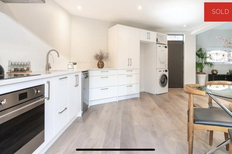 Photo of property in 121d The Parade, Island Bay, Wellington, 6023