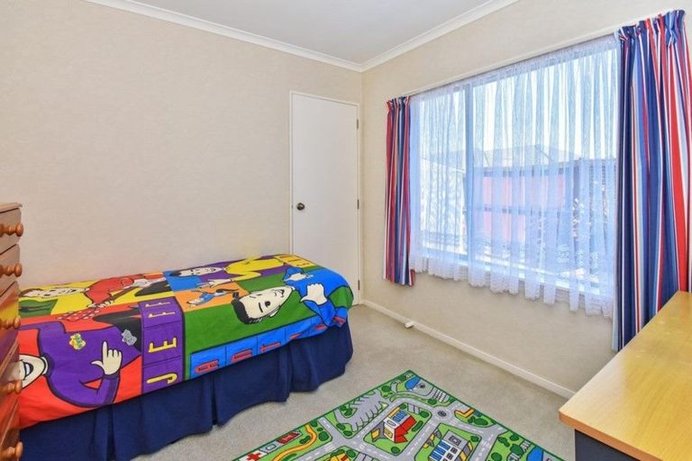 Photo of property in 33 Sandwick Drive, Weymouth, Auckland, 2103