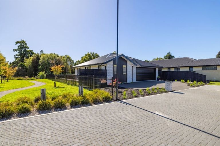 Photo of property in 13 Bellows Close, Halswell, Christchurch, 8025