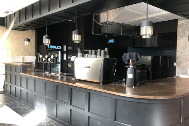 Photo of property in 125 Queen Street, Northcote Point, Auckland, 0627