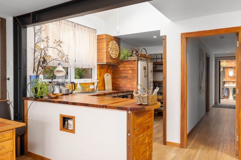 Photo of property in 31 Beachville Road, Redcliffs, Christchurch, 8081