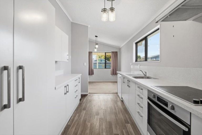 Photo of property in 350 Pukehina Parade, Pukehina, Te Puke, 3189