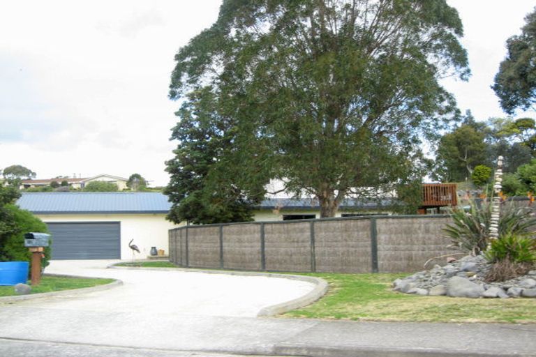 Photo of property in 32 Cedar Road, Te Awanga, 4102