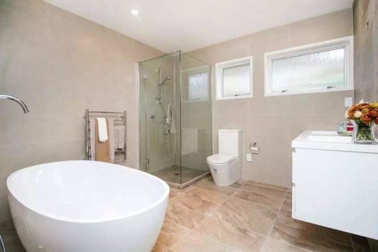 Photo of property in 5 Maxwelton Drive, Mairangi Bay, Auckland, 0630