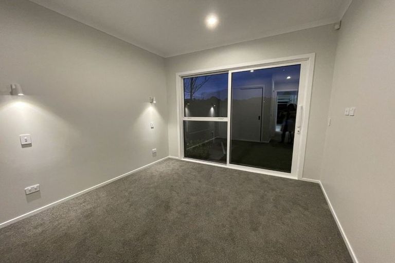 Photo of property in 14 Koreke Close, Kenepuru, Porirua, 5022
