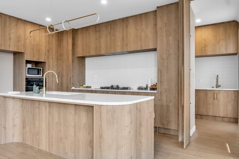 Photo of property in 52 Michael Bosher Way, Flat Bush, Auckland, 2019