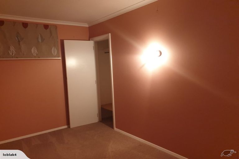 Photo of property in 111 Ruskin Road, Newlands, Wellington, 6037