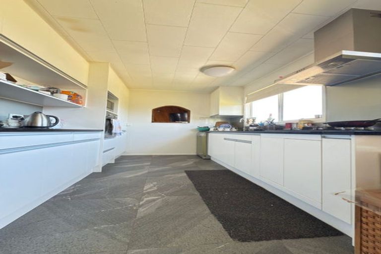 Photo of property in 15 Kereru Place, Half Moon Bay, Auckland, 2012