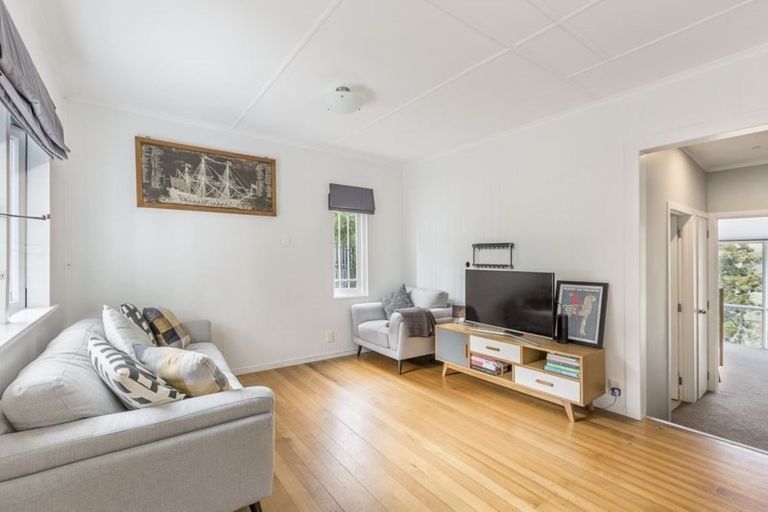 Photo of property in 222 Wade River Road, Wade Heads, Whangaparaoa, 0932