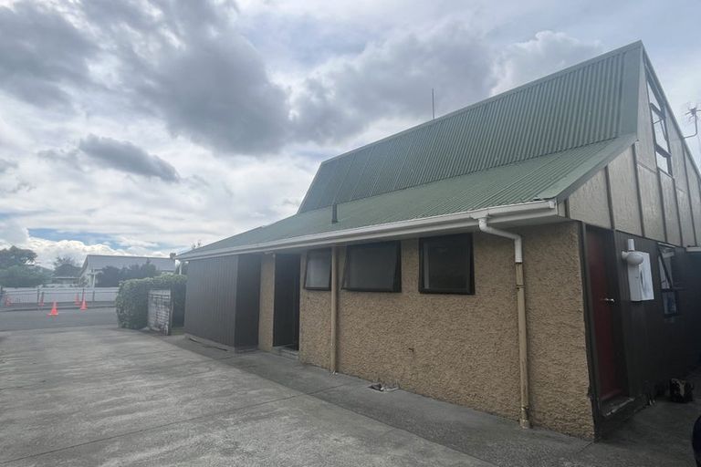 Photo of property in 2/494 Ferguson Street, Palmerston North, 4410