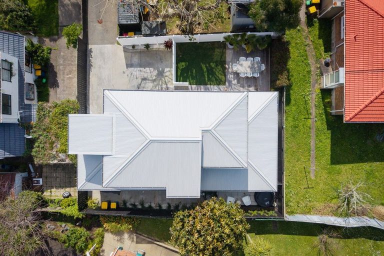 Photo of property in 2/6 Marsh Avenue, Forrest Hill, Auckland, 0620